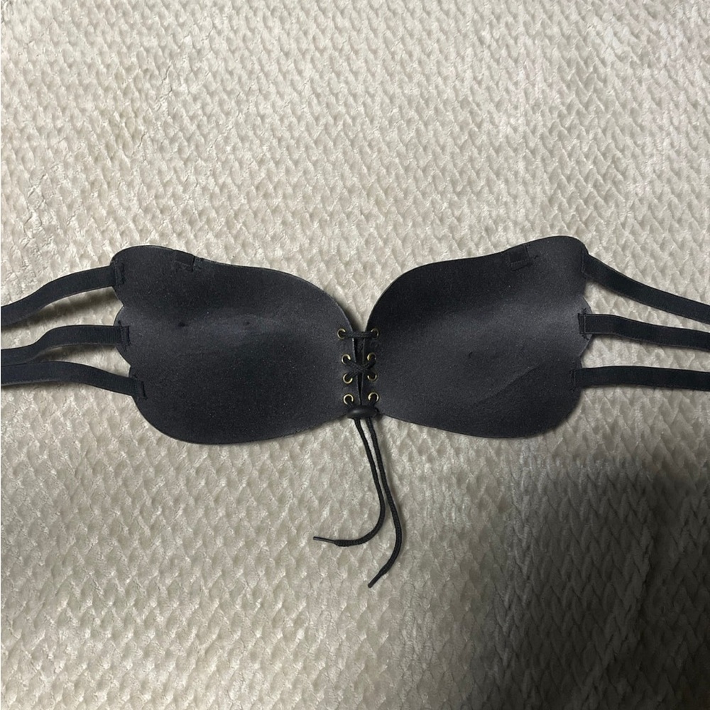 Black Strapless Bra